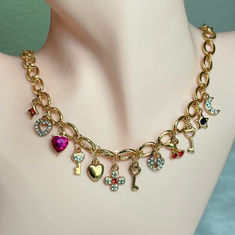Chic Gold Necklace with Charms - Picture 3 of 5